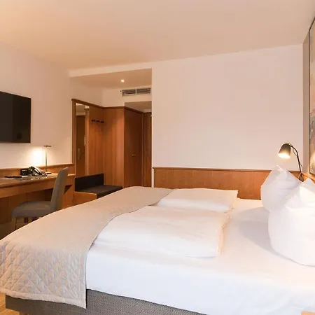 Bayerischer Hof 4*