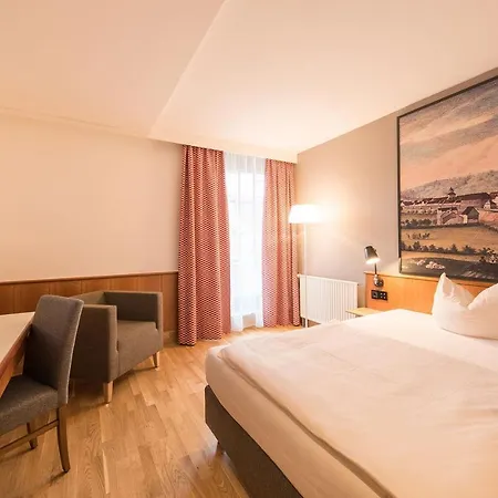 Bayerischer Hof 4*