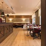 Bayerischer Hof Hotel 4*