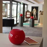 Bayerischer Hof Hotel 4*