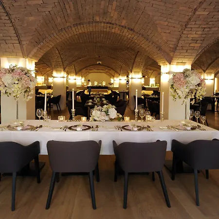 Bayerischer Hof Hotel 4*