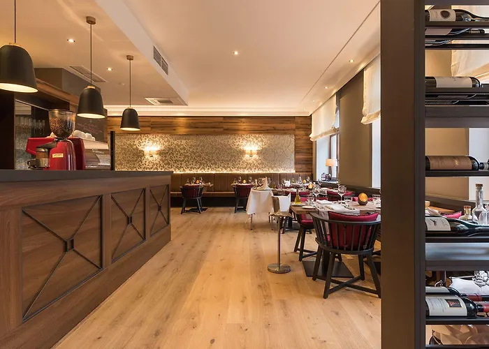 Bayerischer Hof Szálloda 4*