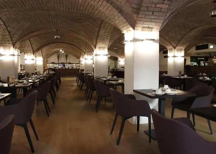 Bayerischer Hof Szálloda 4*